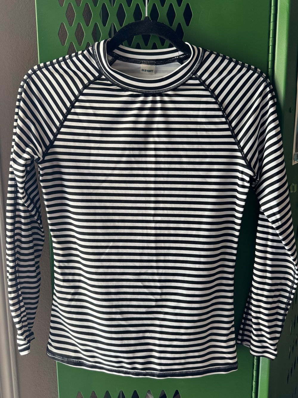 Old Navy Women’s Black and White Striped Long Sleeve Rash Guard Swim Shirt